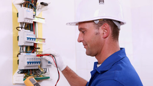 Выезд электрика на дом